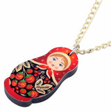 Collier pendentif matriochka rouge amour.