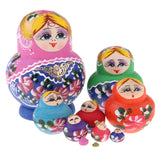 Matriochka multicolore de 10 pièces avec ornements.