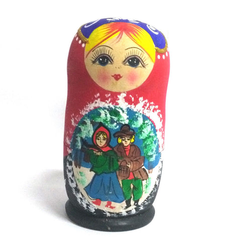 Poupée Russe décor hivernal.